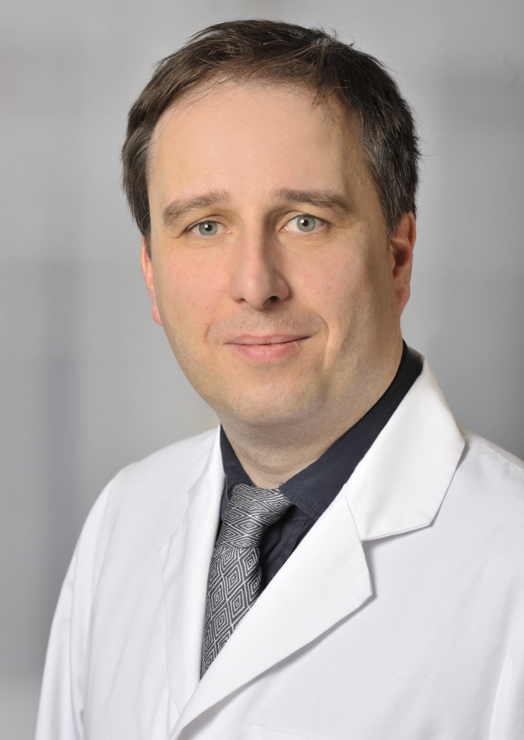 Dr.  Philipp Saemann